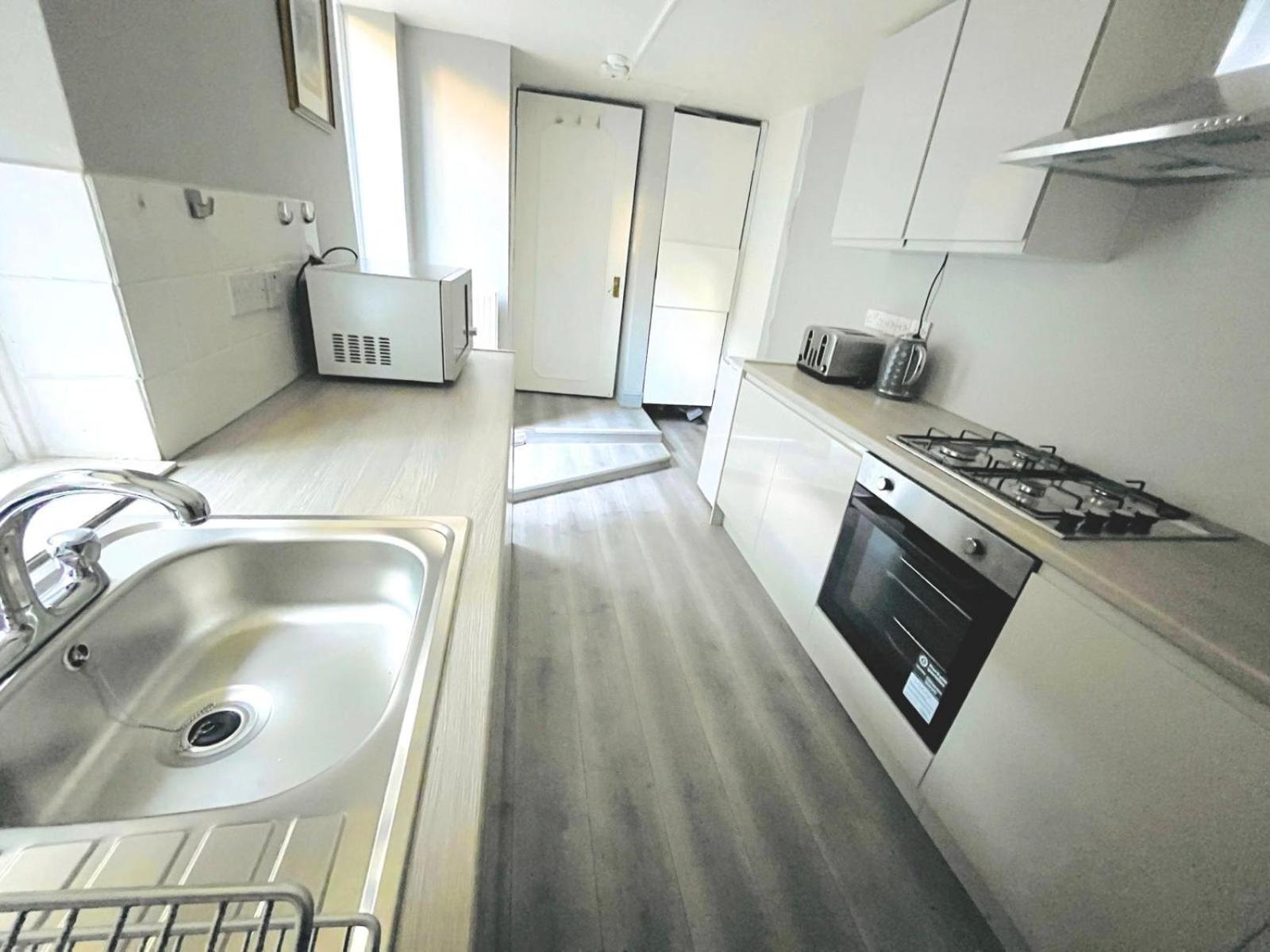 Charming 1-bedroom Flat For Rent In Appartement *