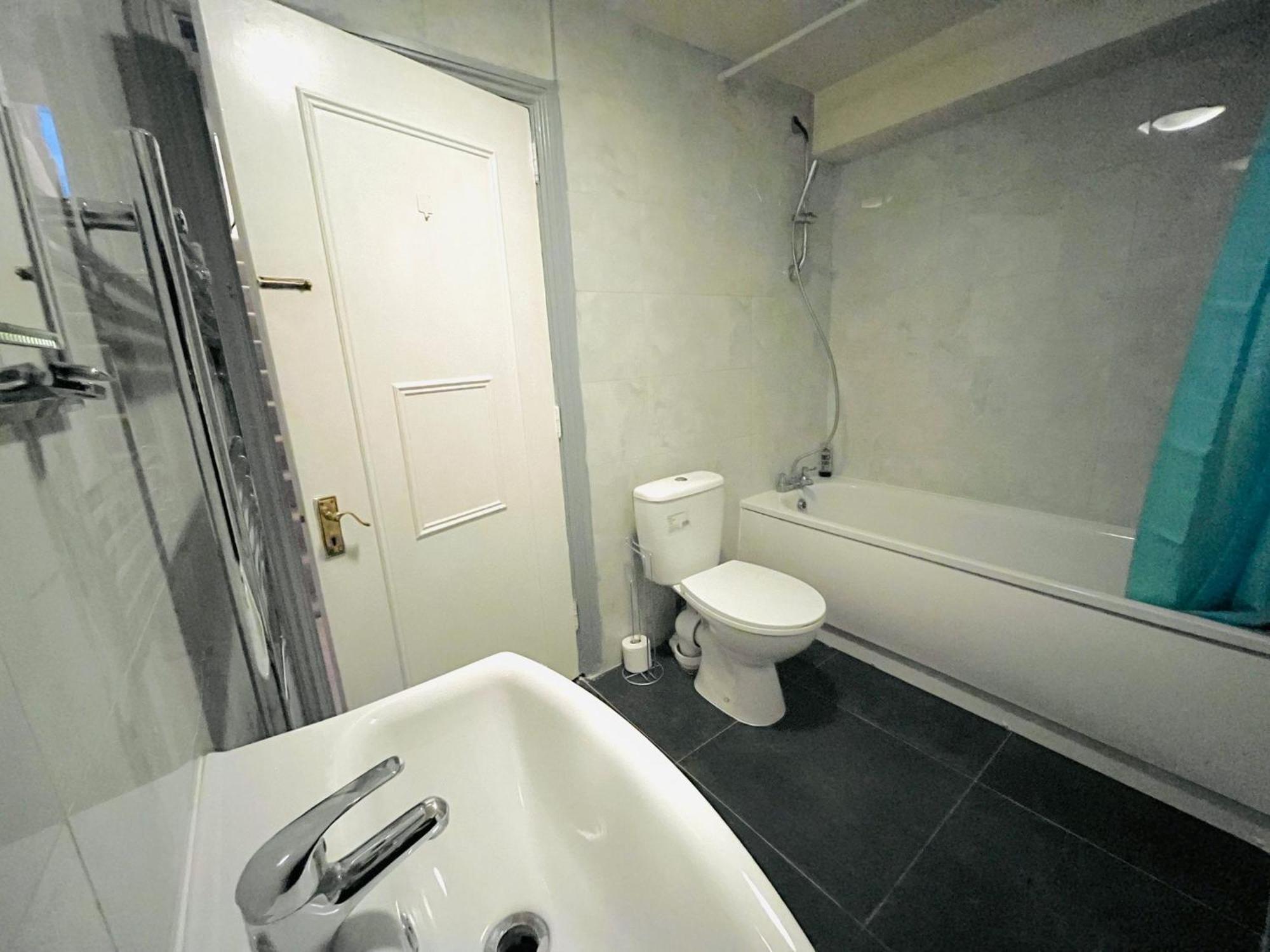 Charming 1-bedroom Flat For Rent In Appartement *